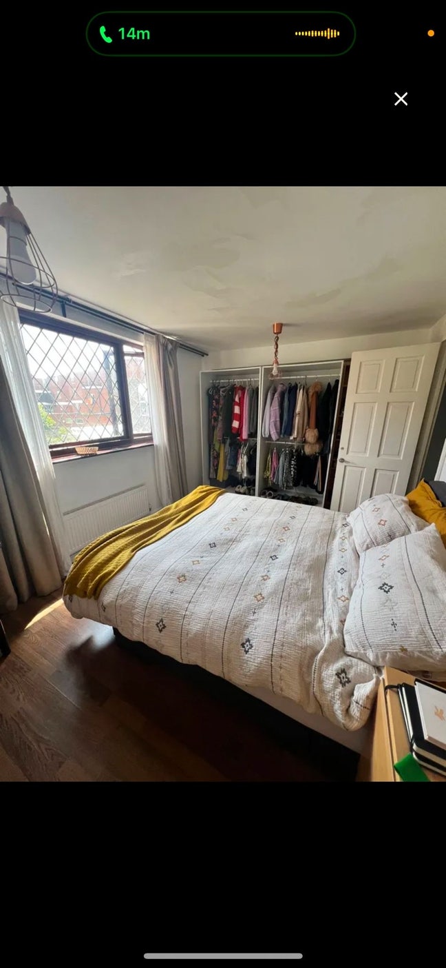 Master Bedroom in the heart of East London! Main Photo