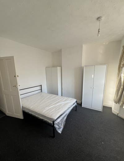 All Bills Included LU3 Main Photo