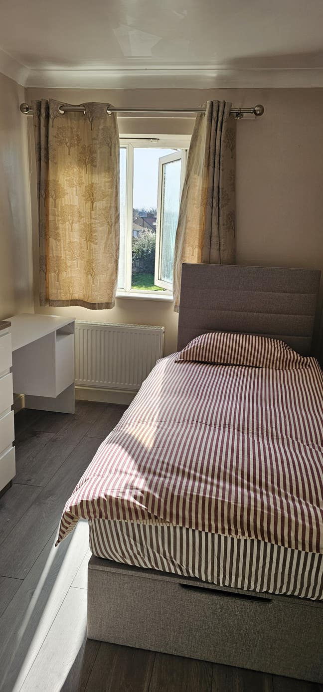 Room for Rent Near Kidbrooke Station Main Photo