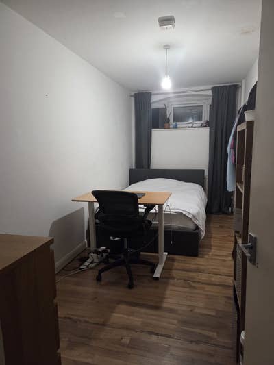 Double Room – 5min Liverpool St – Huge Living Room Main Photo