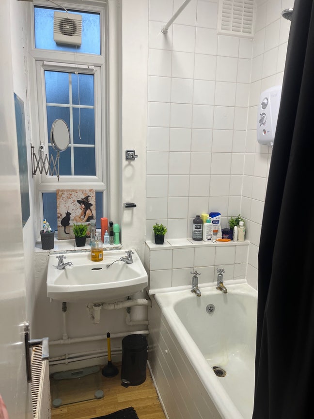 Spacious Double Room in Tooting Broadway Main Photo