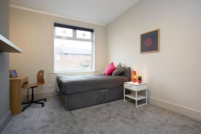 Cozy Double Rooms! Furnished & All Bills Included Main Photo