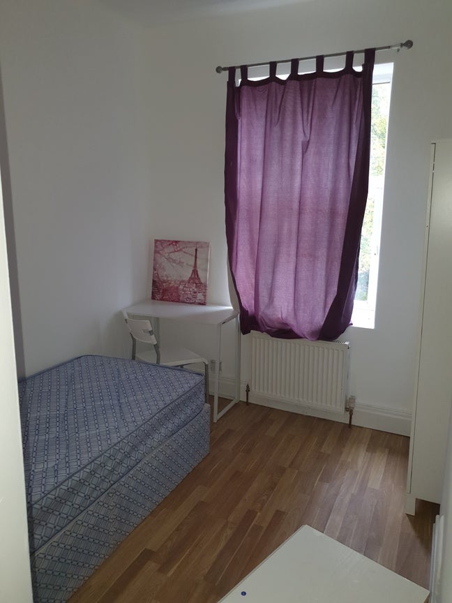 5 Bedroom shared house property available Main Photo