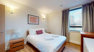 Luxury 2 bed 2 bath apartment in aldgate east Main Photo