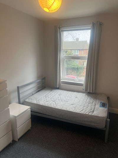 Room Available to rent  Main Photo