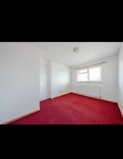 Double room for rent in slough Main Photo
