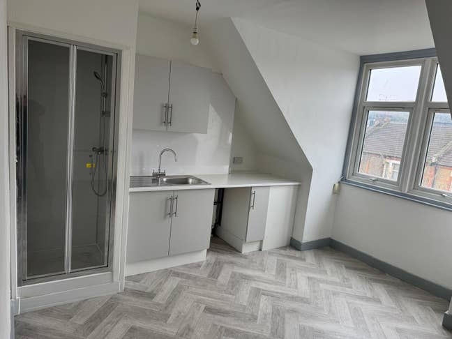 Self-Contained Studio available Main Photo