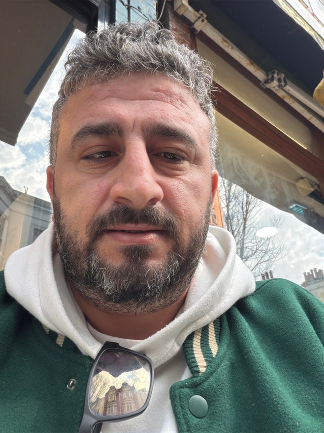 Professional Male seeks a single or double room Main Photo