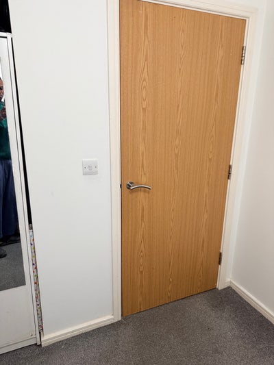 Large double bed available for rent  Main Photo