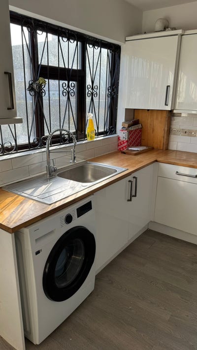 4/5 Bedroom House In RM9  Main Photo