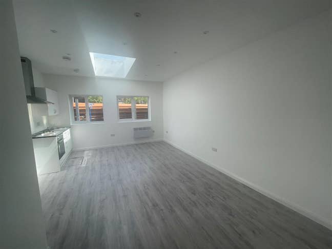 Open plan, one bedroom flat in West Norwood Main Photo