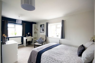 Luxurious Double Ensuite in Friendly, Clean House Main Photo