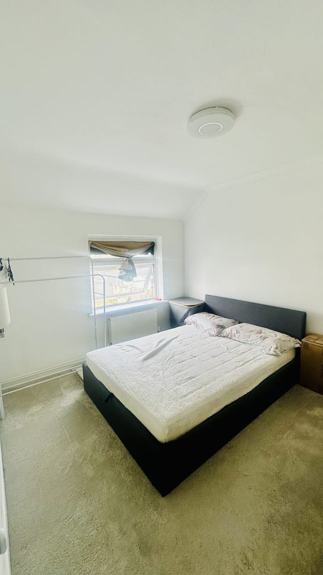 Double room with all bill included in Kingston Main Photo