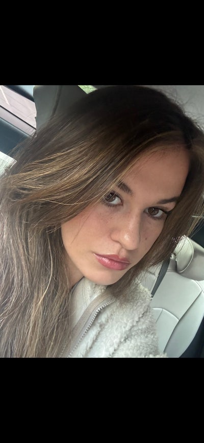 Jess 22 (f) professional  Main Photo