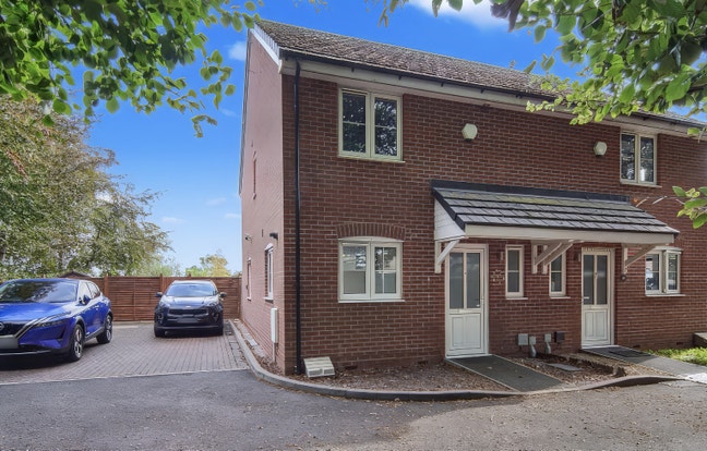 1 Ensuite bedroom and 2 single rooms near Warwick Main Photo