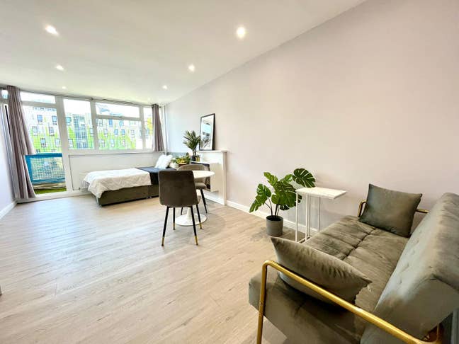 Xxl Double Room Next to Victoria - Short Let Main Photo