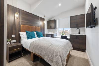  Hotel Inspired Room with Ensuite – 87P Main Photo