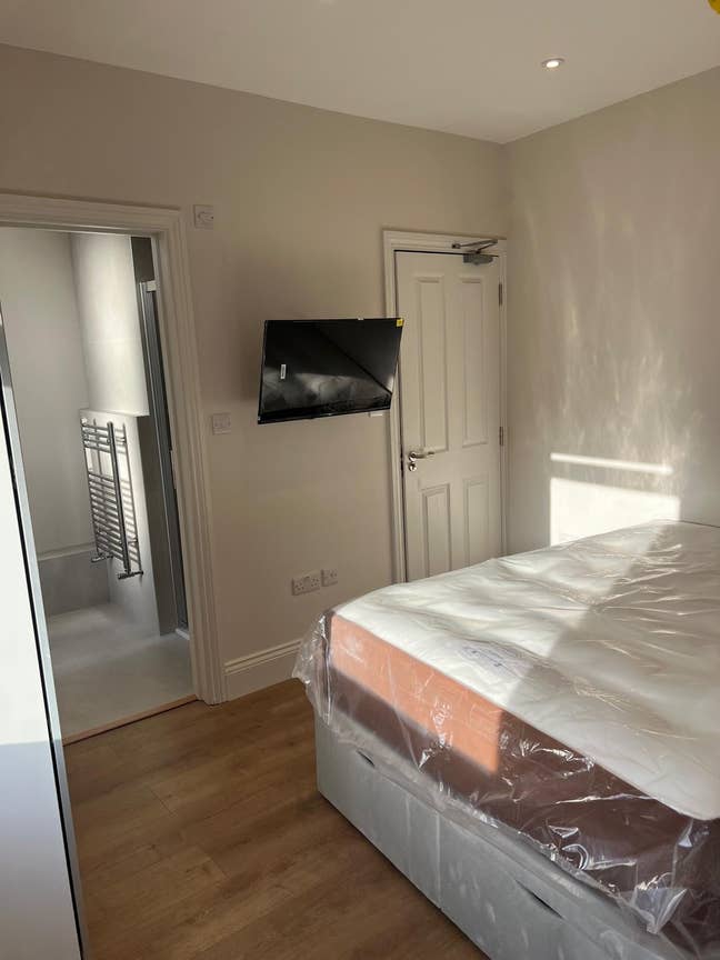 4 Rooms in Newly Refurbished HMO House Main Photo