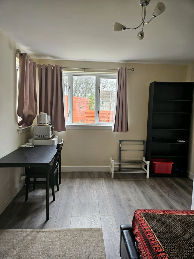 One room  Main Photo