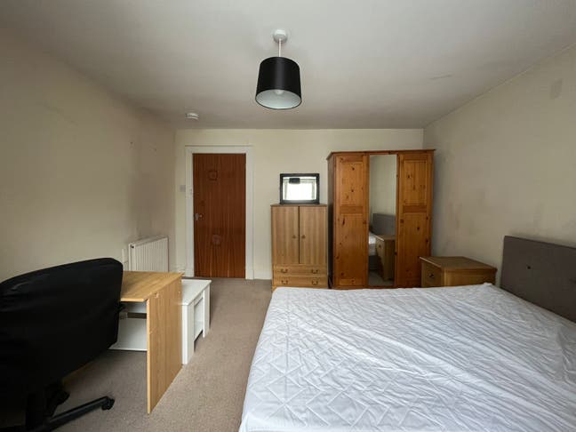 Super central spacious double bedroom Main Photo