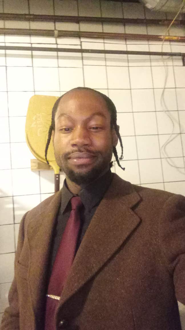 Clean and easygoing chef looking a room near work Main Photo