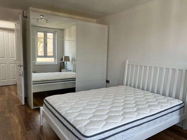 Double Room with Balcony – West Hampstead / Kilbur Main Photo