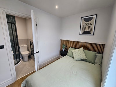 Furnished Double with Ensuite in Central Southend Main Photo