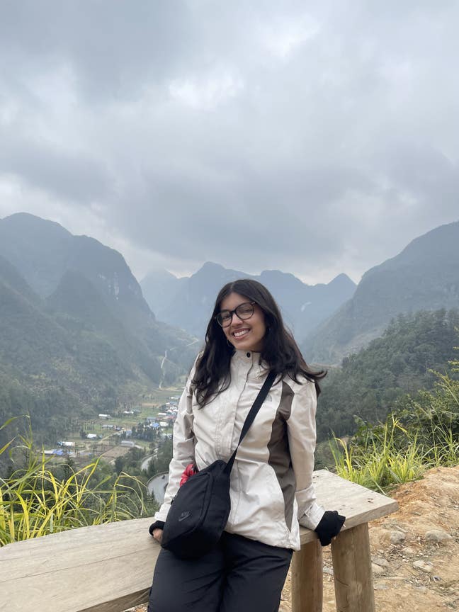 Professional 21 year old looking for a double room Main Photo