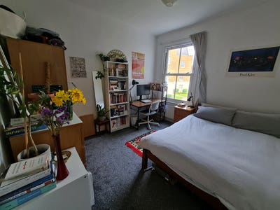 Double room in friendly houseshare Main Photo