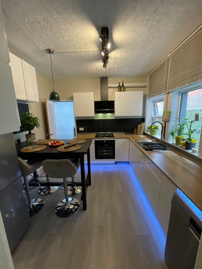 High Standard Large Double & Single Rooms Southsea Main Photo