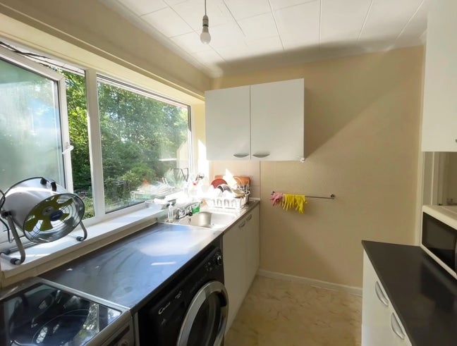 Double room to Rent Main Photo