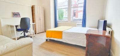 Super Big DR in houseshare , 7mins Acton Town Main Photo