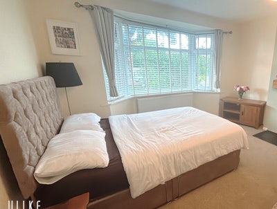 Stunning newly furnished double room-M20 Main Photo