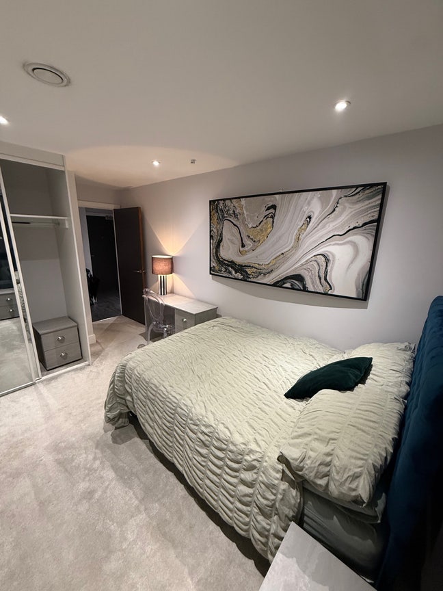 City Centre Room + Private Bathroom  Main Photo