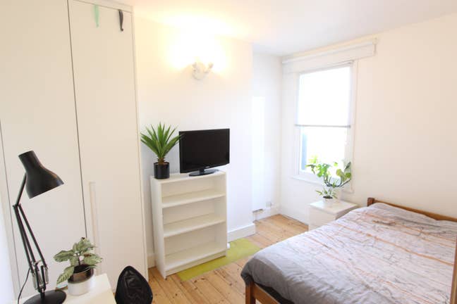 Gorgeous Rooms All Bills - Lounge & Huge Kitchen Main Photo