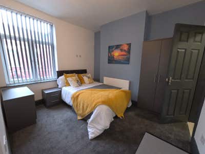 🏡 Spacious En Suite Salford  Main Photo
