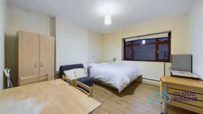 Large Radiant Double Room – SW4 🏠 Clapham Main Photo