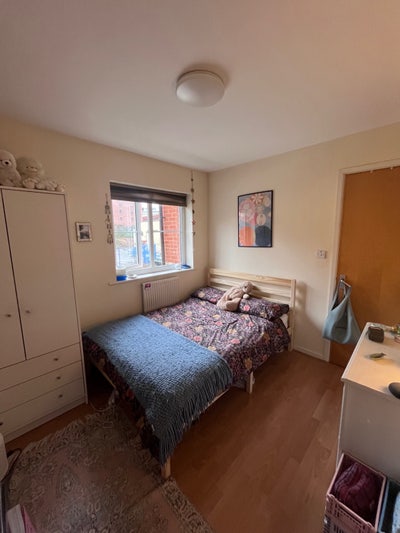 Spare room in city centre apartment Main Photo