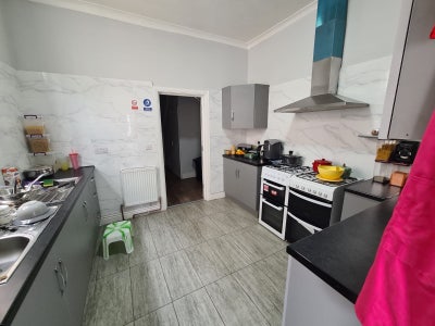 Rooms Available- DSS preferably Main Photo