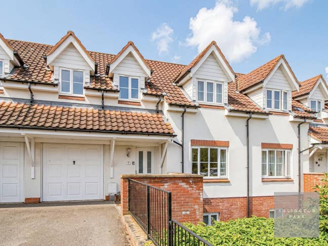 Bedrooms in Professional House Share (Thacker) Main Photo