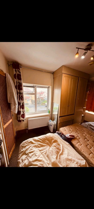 Roomshare available in Dagenham heathway  Main Photo