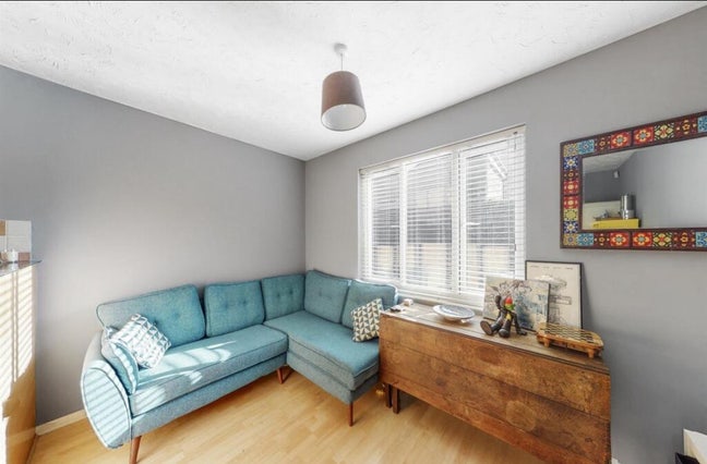 1 bed flat available for long or short term Main Photo