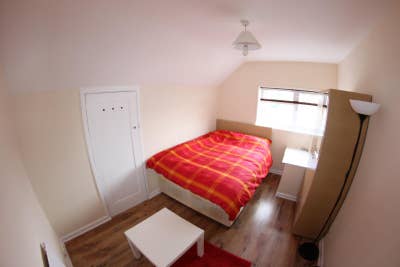 Double Room in a chilled house 🏡  Main Photo