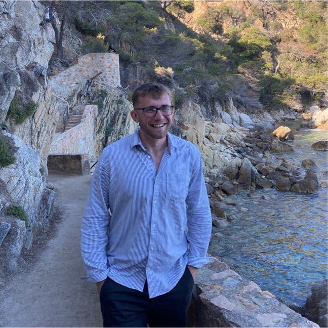 Looking for a room Main Photo