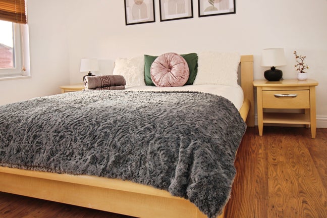 Ideally suited for single professional Main Photo