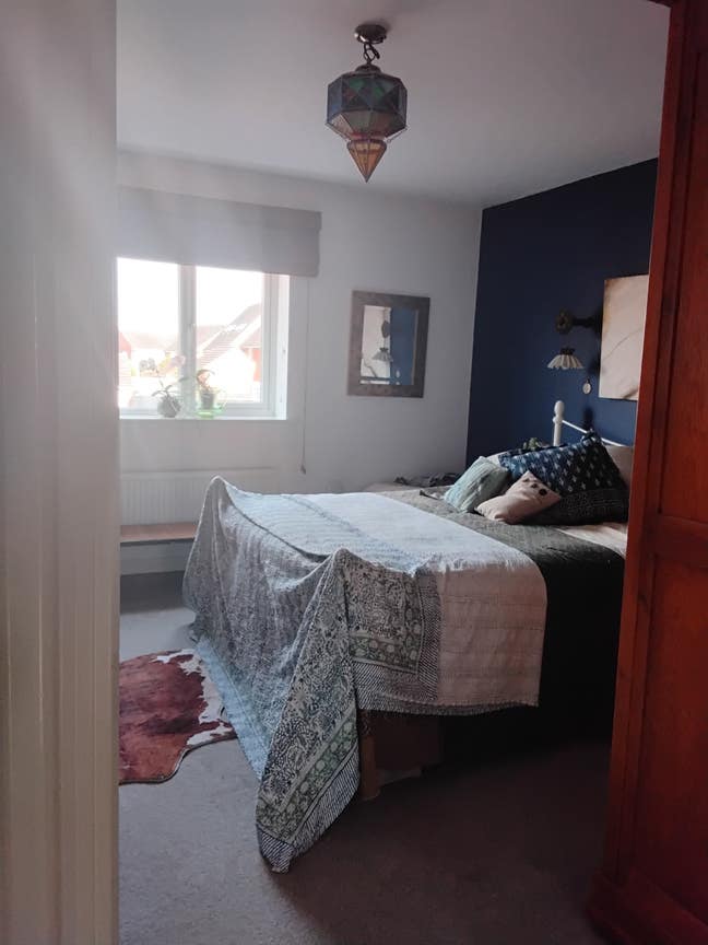 Lovely double bedroom/own bathroom Main Photo