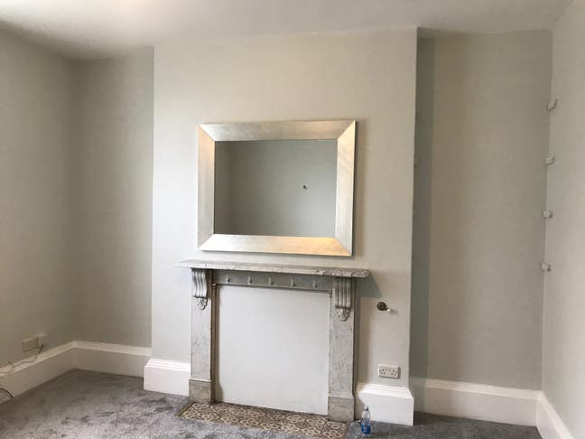 Large Double room with own shower room (18sqm) Main Photo