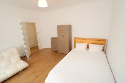 Spacious Room in the Heart of Acton - W3 Main Photo