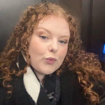 Professional Female seeks a double room Main Photo