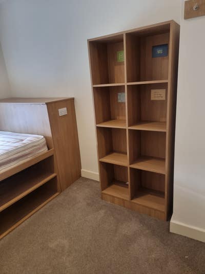 1 bed room with en-suite Main Photo